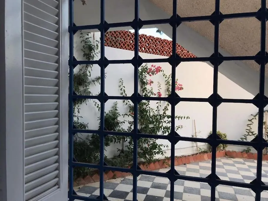 Maison A El Omrane . Tunis 0*,