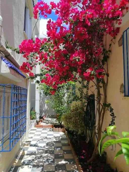 Maison A El Omrane . Tunis
